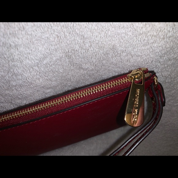 NEW Michael Kors wristlet wallet new no tags red stars travel - Picture 4 of 12